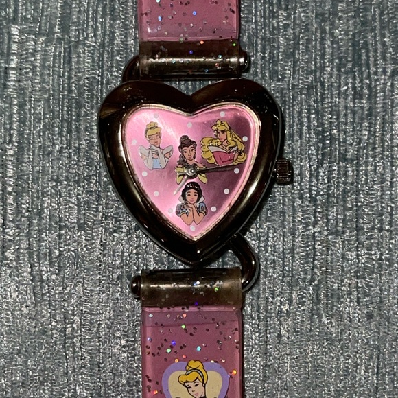 Little girls Disney Princess watch in perfect working condition - Picture 3 of 13